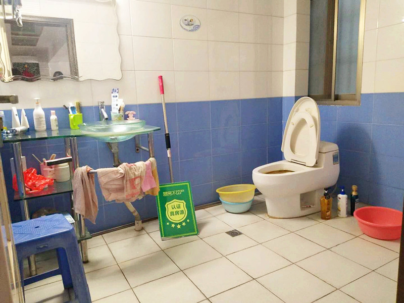 沔州小区实验二小对面精装大三房证件在手税费低