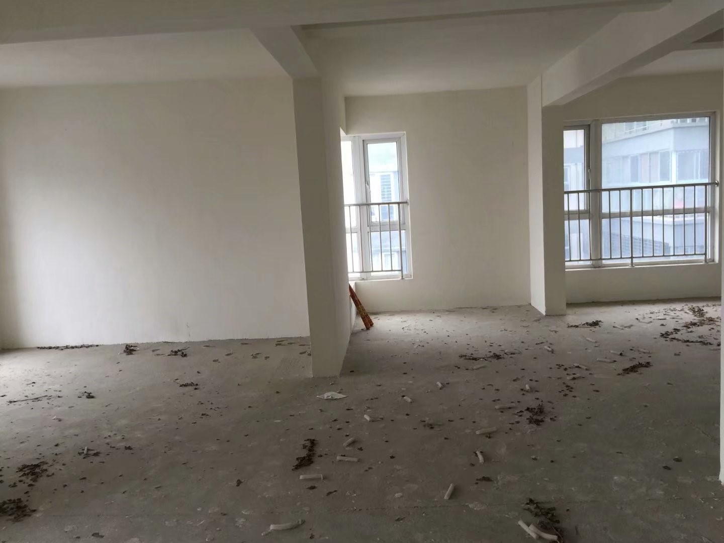 福星城3房毛坯出租可办公可仓库长租价格可商量