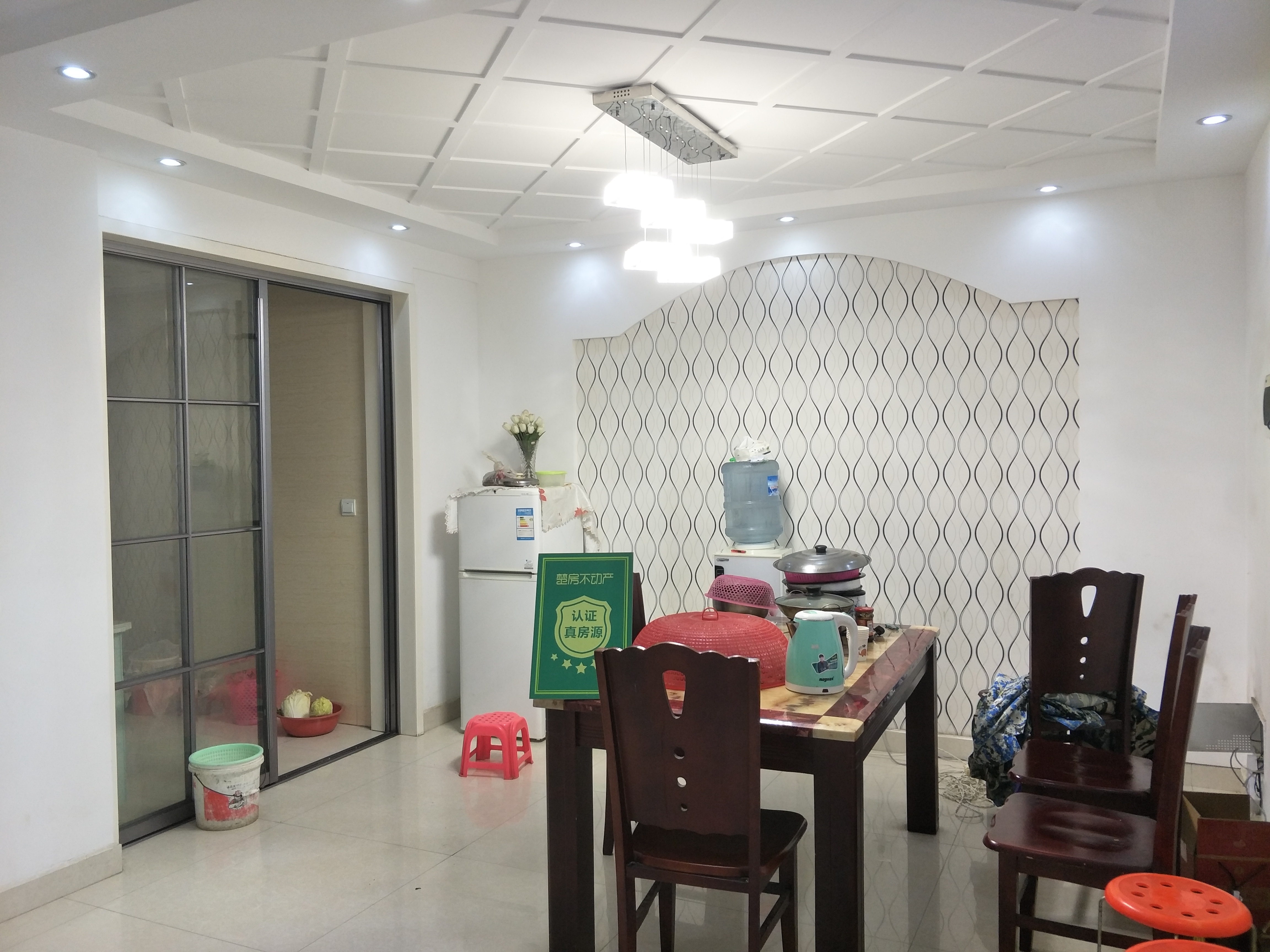 仙桃大道旁城西恒迪国际精装三房家电全送产证齐全房龄新楼层好！！