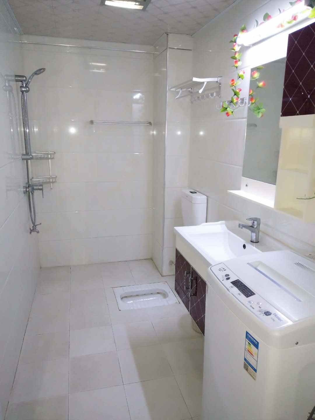 交通方便， 毗邻，适合居住的房子