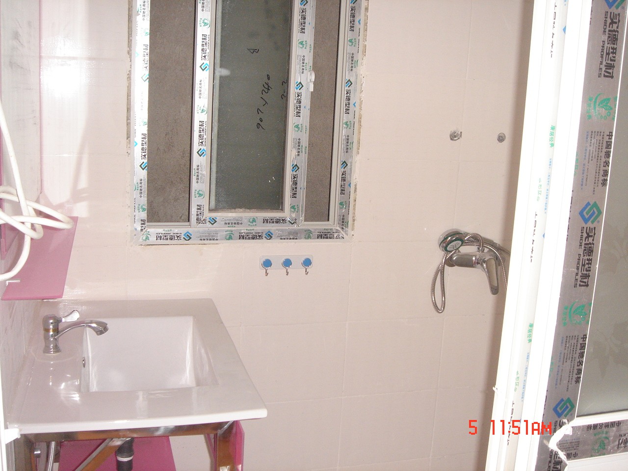 西桥康湾一品旁沔中北菜场路西桥一室一厅 厨卫热水器空调