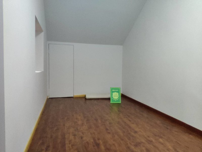 绿地华庭 装修复式  南北通透 诚意出售