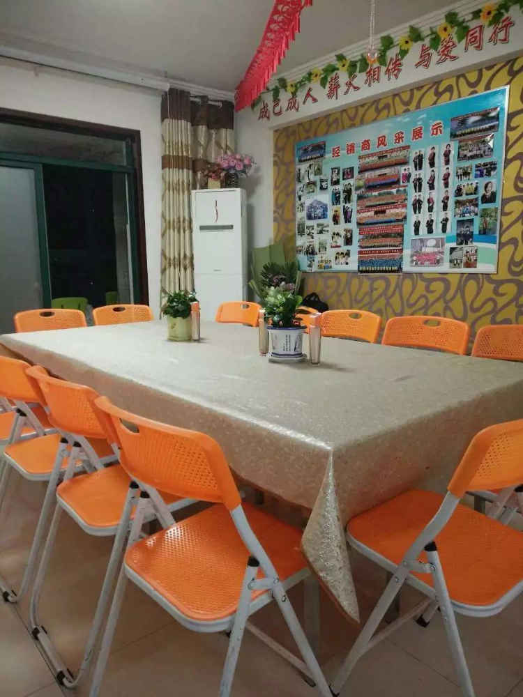 100平米写字楼(办住)两用廉价出租