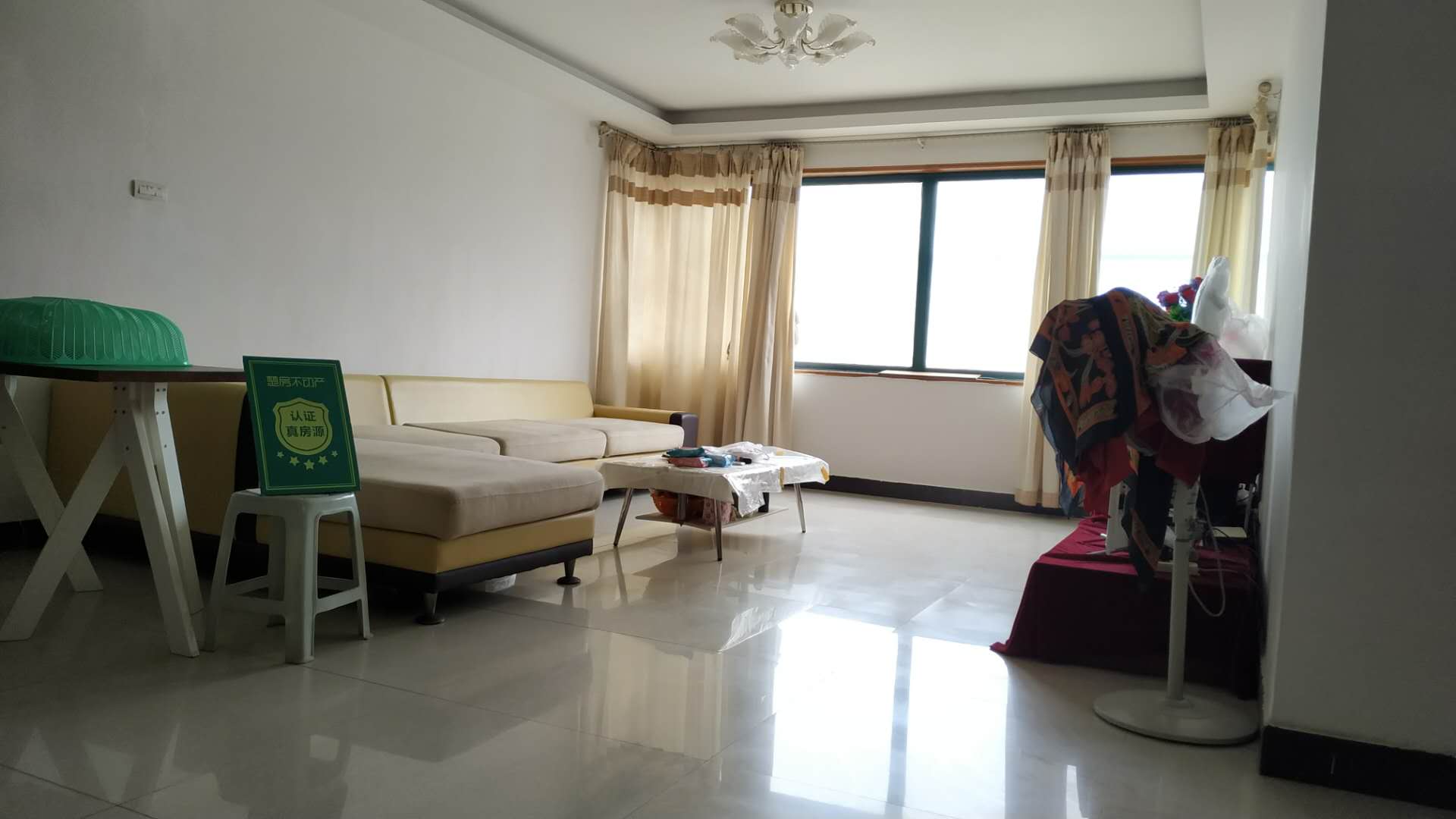 城市花园 阳光复试  精装修大三房   紧邻武商 二中 中医院 交通方便