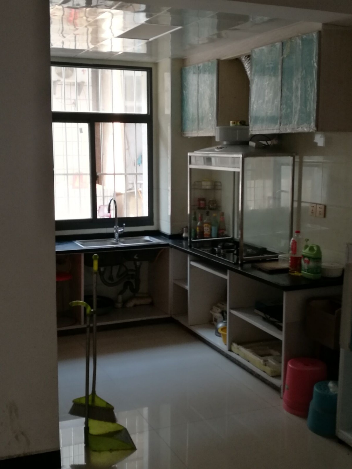 东区车站五湖酒店四中血防医院私房出租2室1厅1厨2卫