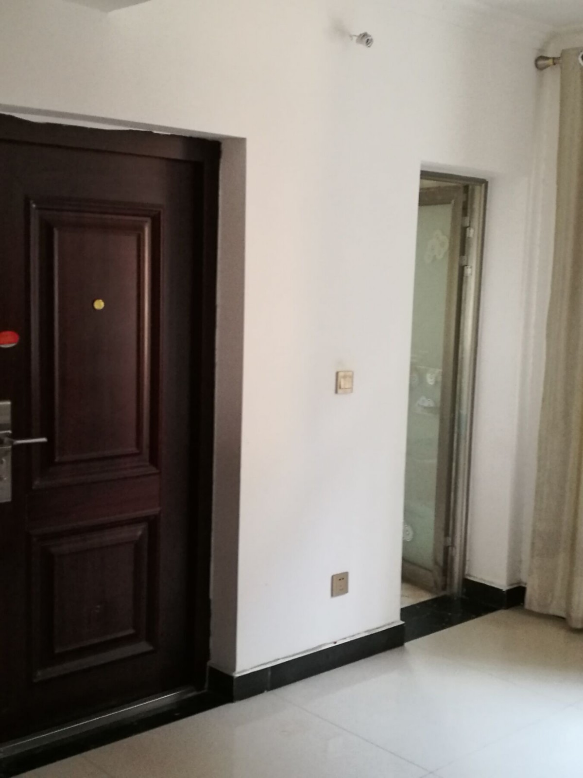 东区车站五湖酒店四中血防医院私房出租2室1厅1厨2卫