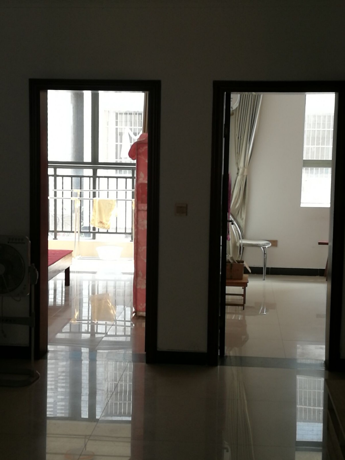 东区车站 五湖酒店 四中 血防医院 私房出租2室1厅1厨2卫