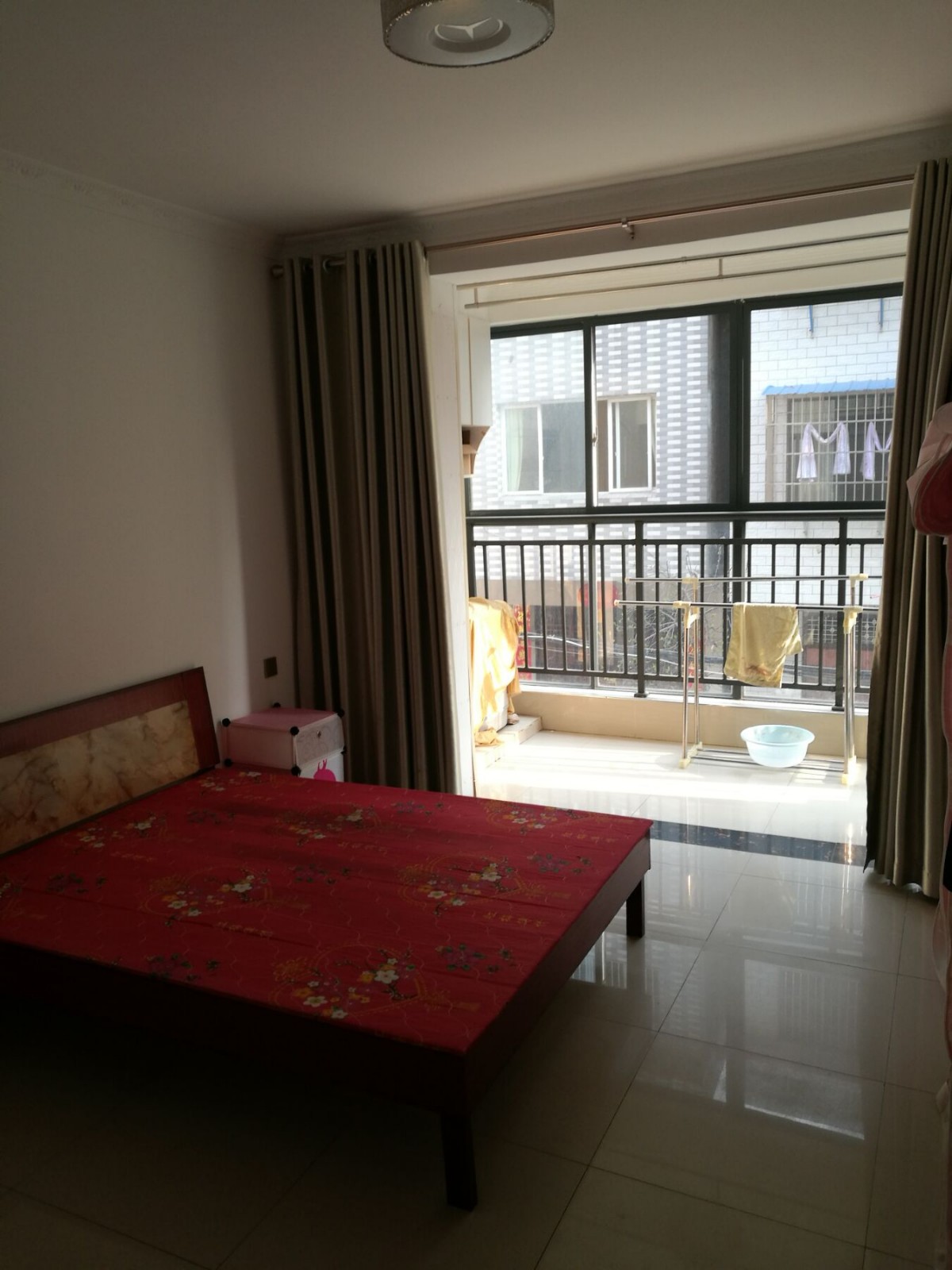 东区车站五湖酒店四中血防医院私房出租2室1厅1厨2卫