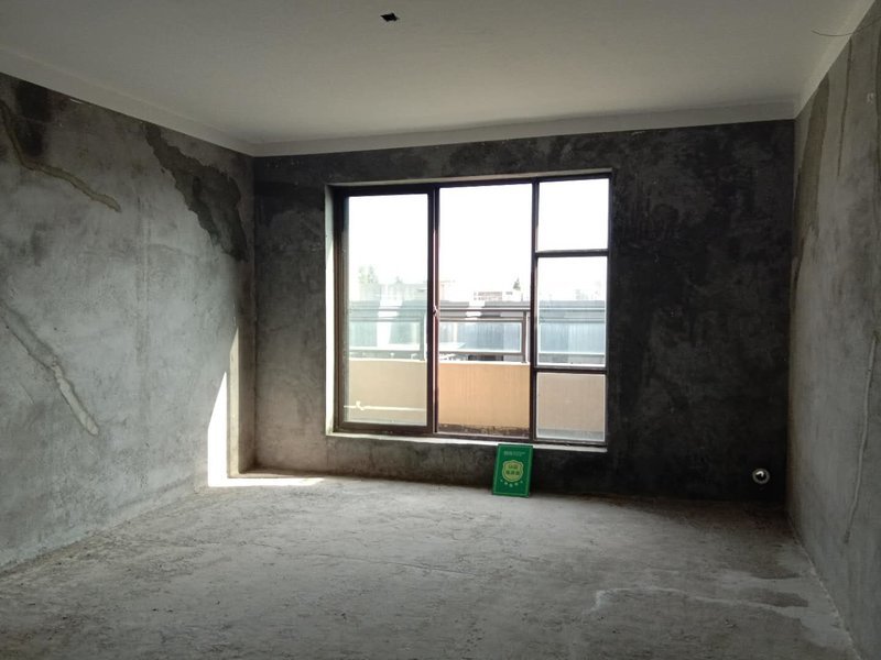 城西 绿地华庭 复式楼 毛坯 证满两年 买一层送一层 诚意出售