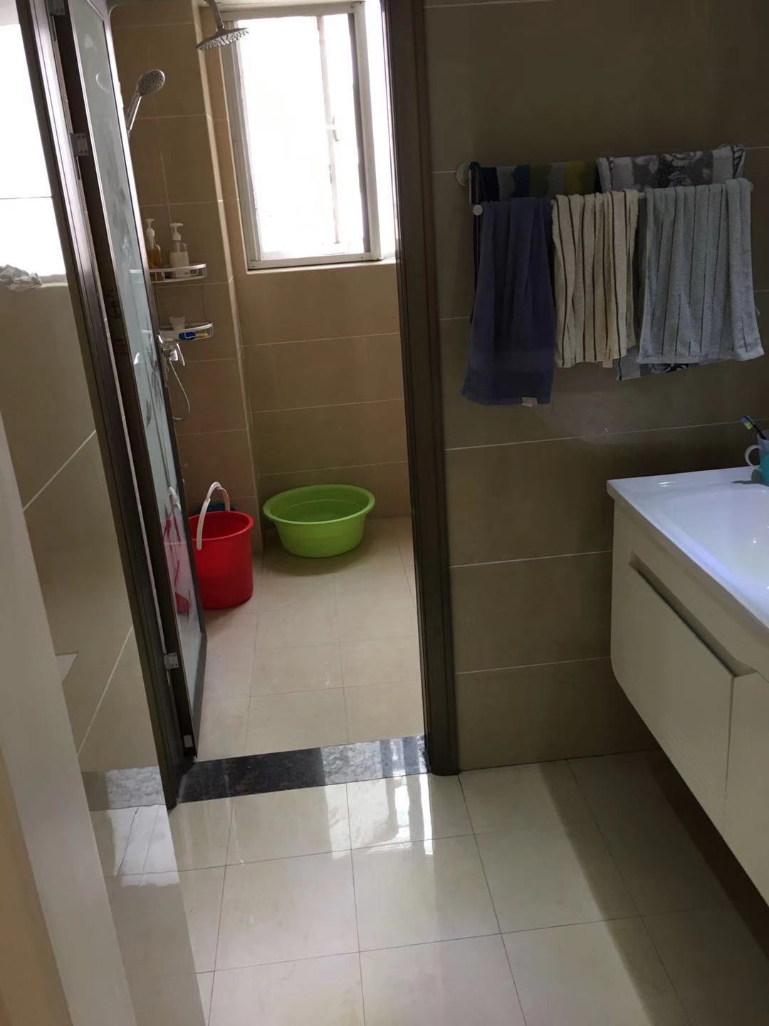 紫金城新出豪装大三房，两证满2！