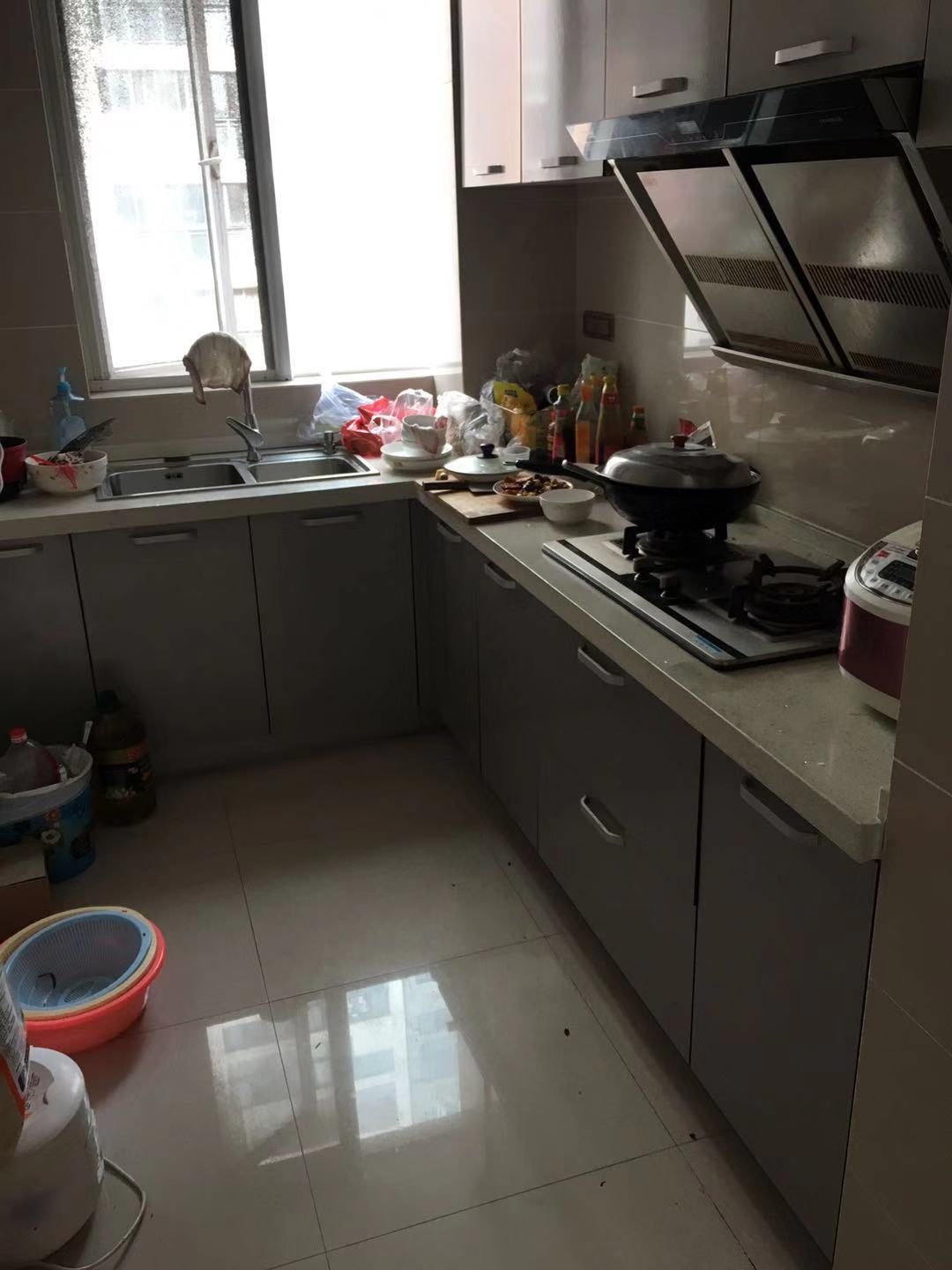 紫金城新出豪装大三房，两证满2！