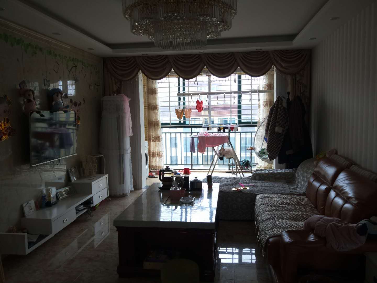 新城一号精装三房，楼层好，证件满两年！