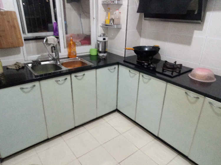 绿洲花苑旁，聚鑫苑 房九中旁.香港伟才幼儿园旁