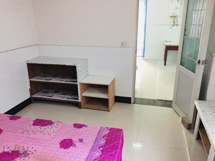 仙桃中学旁单位宿舍1楼有套房出租