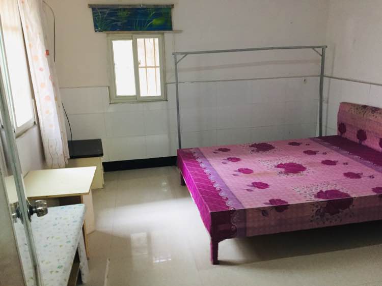 仙桃中学旁单位宿舍1楼有套房出租