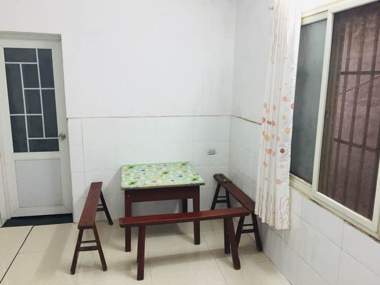 仙桃中学旁单位宿舍1楼有套房出租