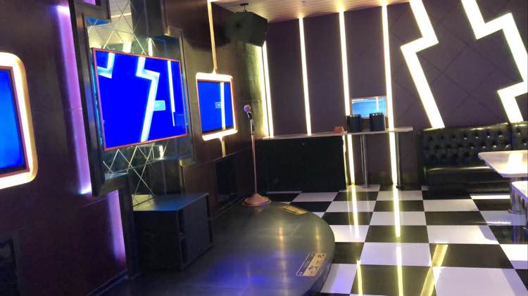 商城附近大型KTV转让或出租合作