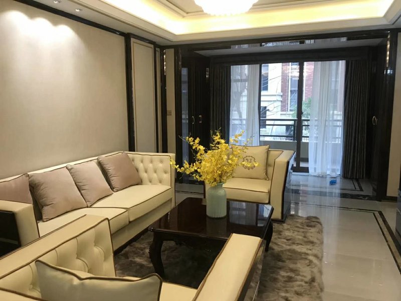 城西李小双运动城旁大三房超高绿化环境优美 直接买 直接买 无中介费