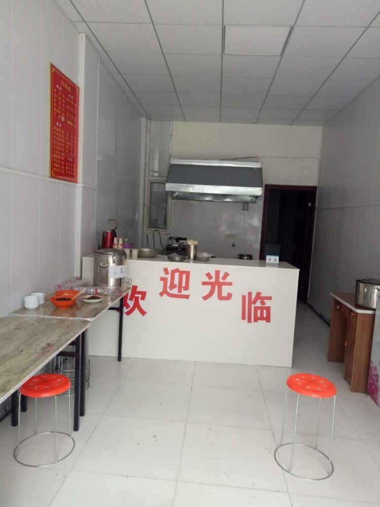 仙桃大道东段梧桐苑酒店旁临街门面出租