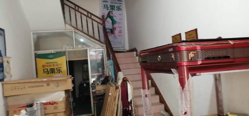 仙桃郭河正街自建房门面房4层总共200平方30万出售！！