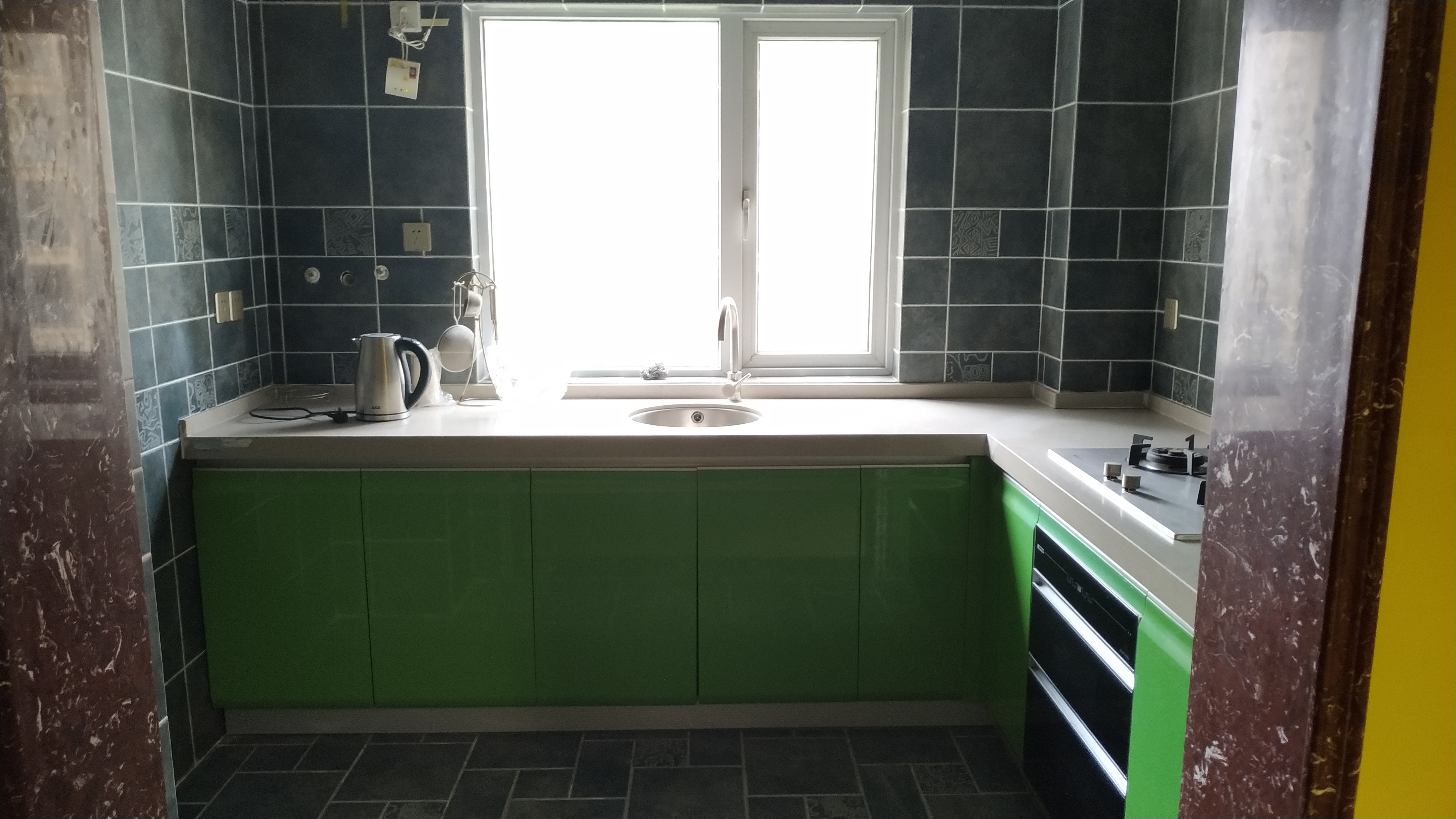 满庭春精装三房供暖房经典楼层证件满二湖景房仙桃 15路公交就在门口