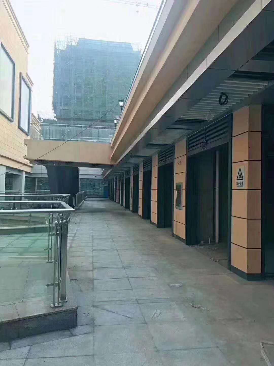 城 好邻居下面一手商铺 付12万起现买现租当房东收租金