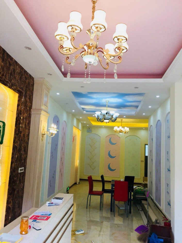 新城一号临街门面商铺出租，房东直租无转让费