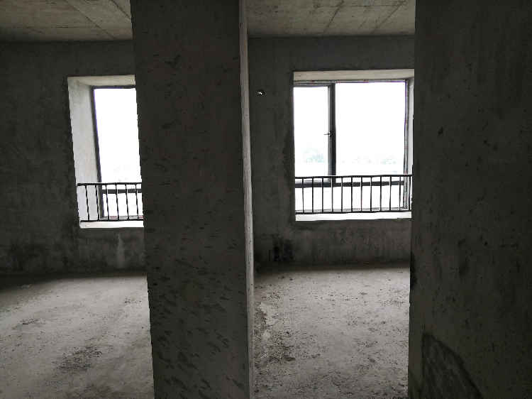 3室2厅2为一入户花园，可以改4室