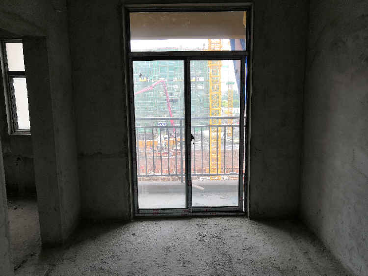 3室2厅2为一入户花园，可以改4室