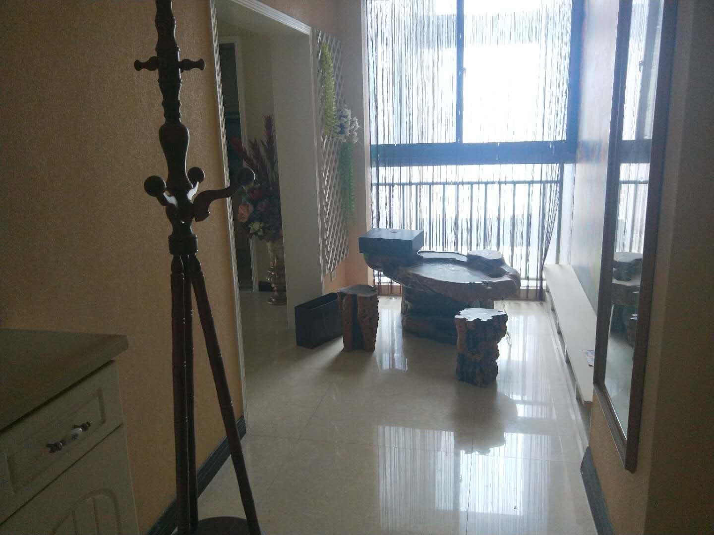 时代广场豪装大三房中间楼层证件满两年只卖毛坯价