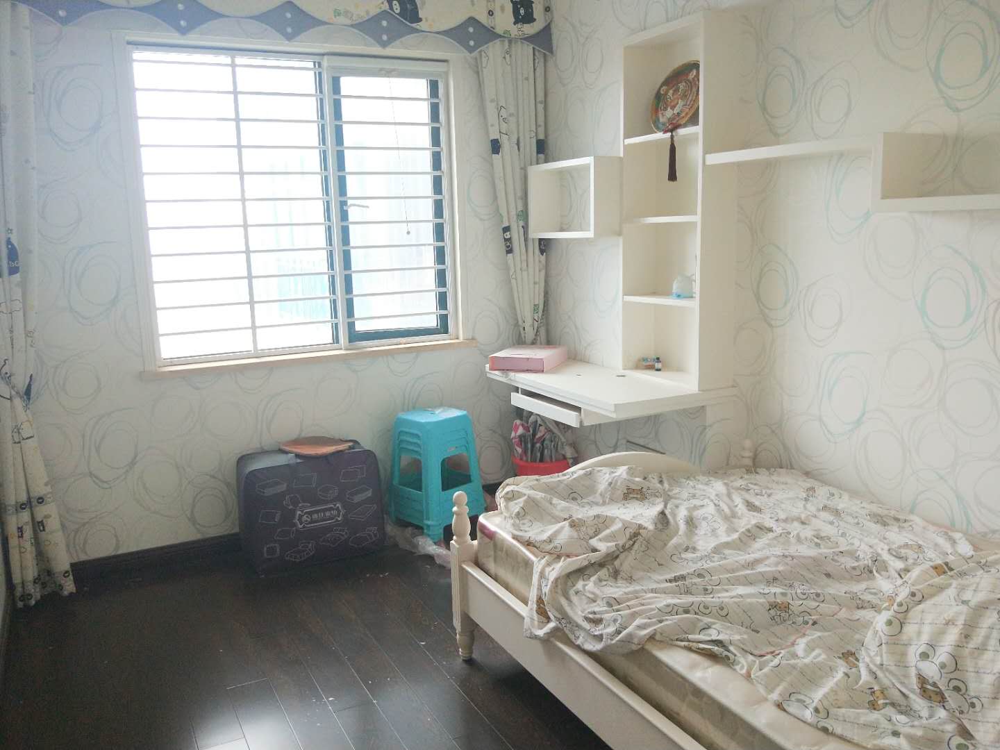 时代广场豪装大三房中间楼层证件满两年只卖毛坯价