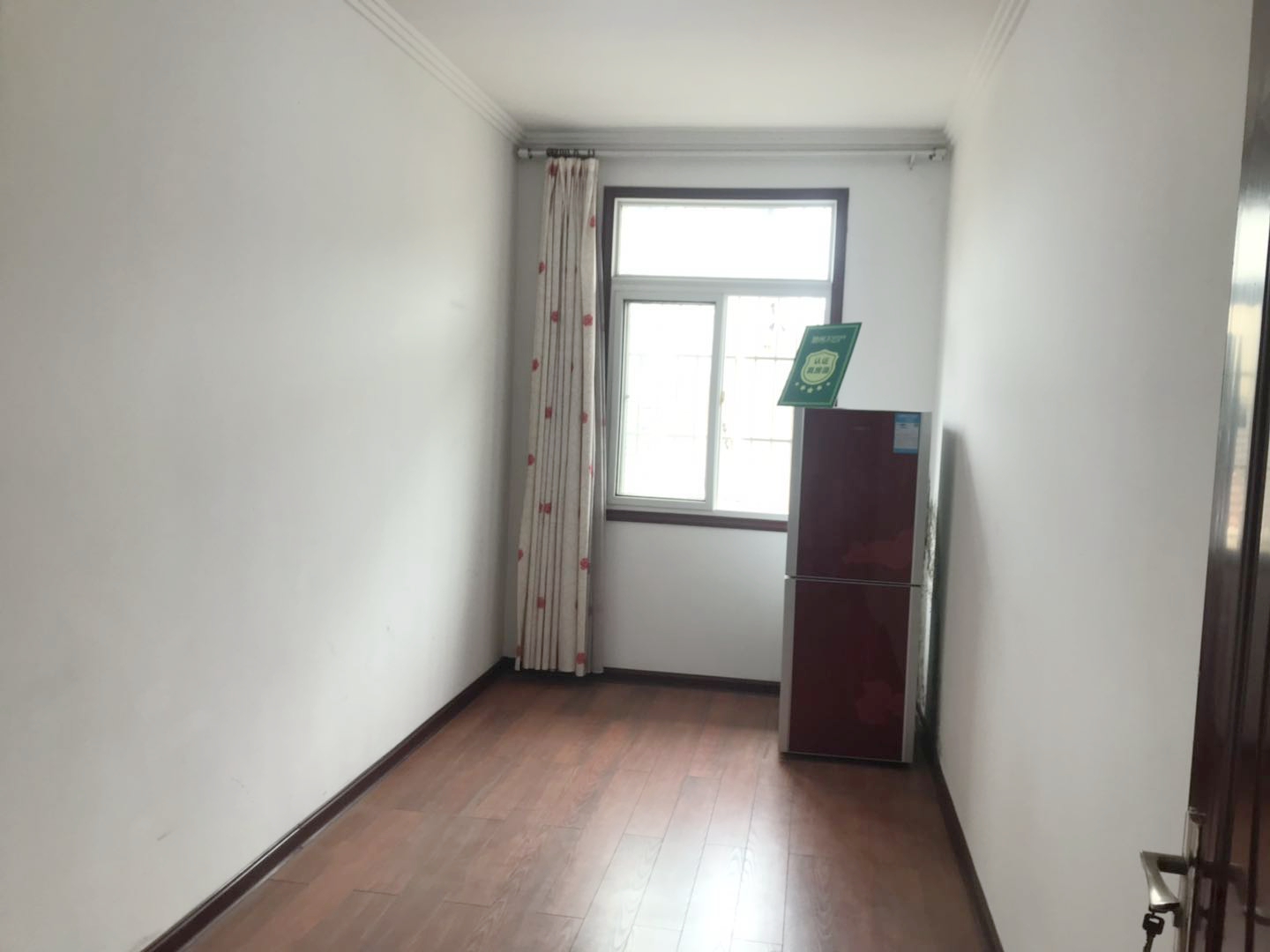 旺福园交通路商城附近大四房拎包入住诚意出售