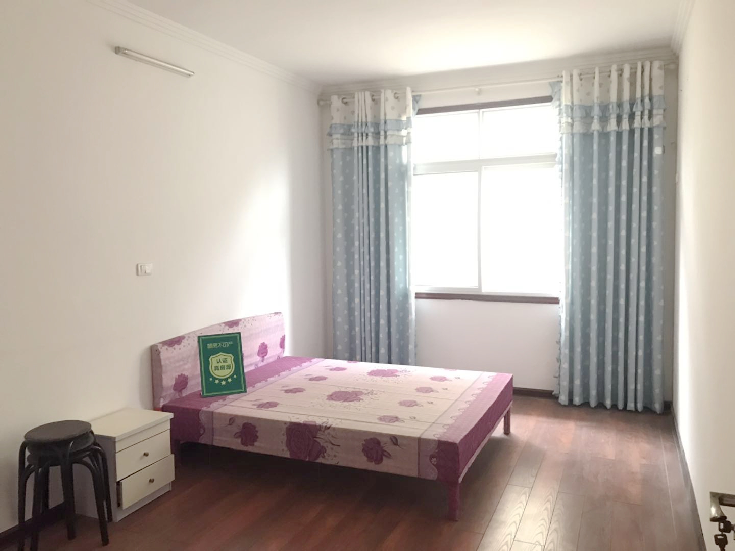 旺福园交通路商城附近大四房拎包入住诚意出售