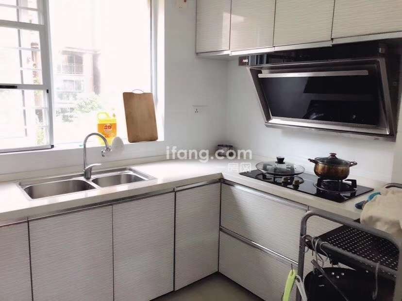 直降4万房东急售满庭春精装共暖