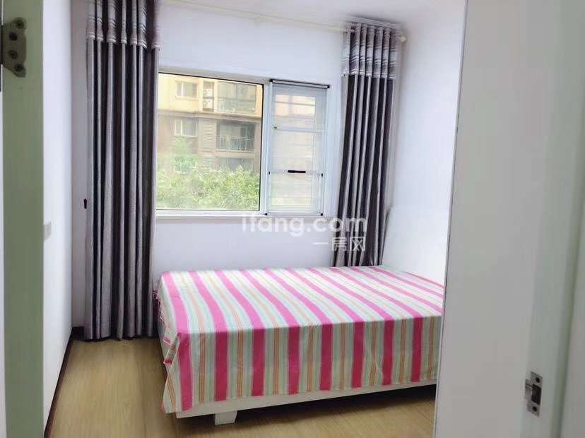 直降4万房东急售满庭春精装共暖