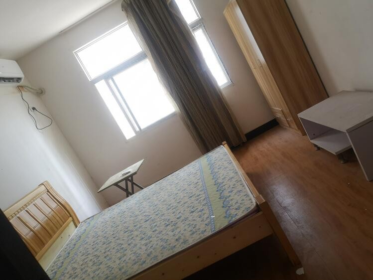 西桥康湾一品旁沔中北菜场路西桥一室一厅 厨卫热水器空调