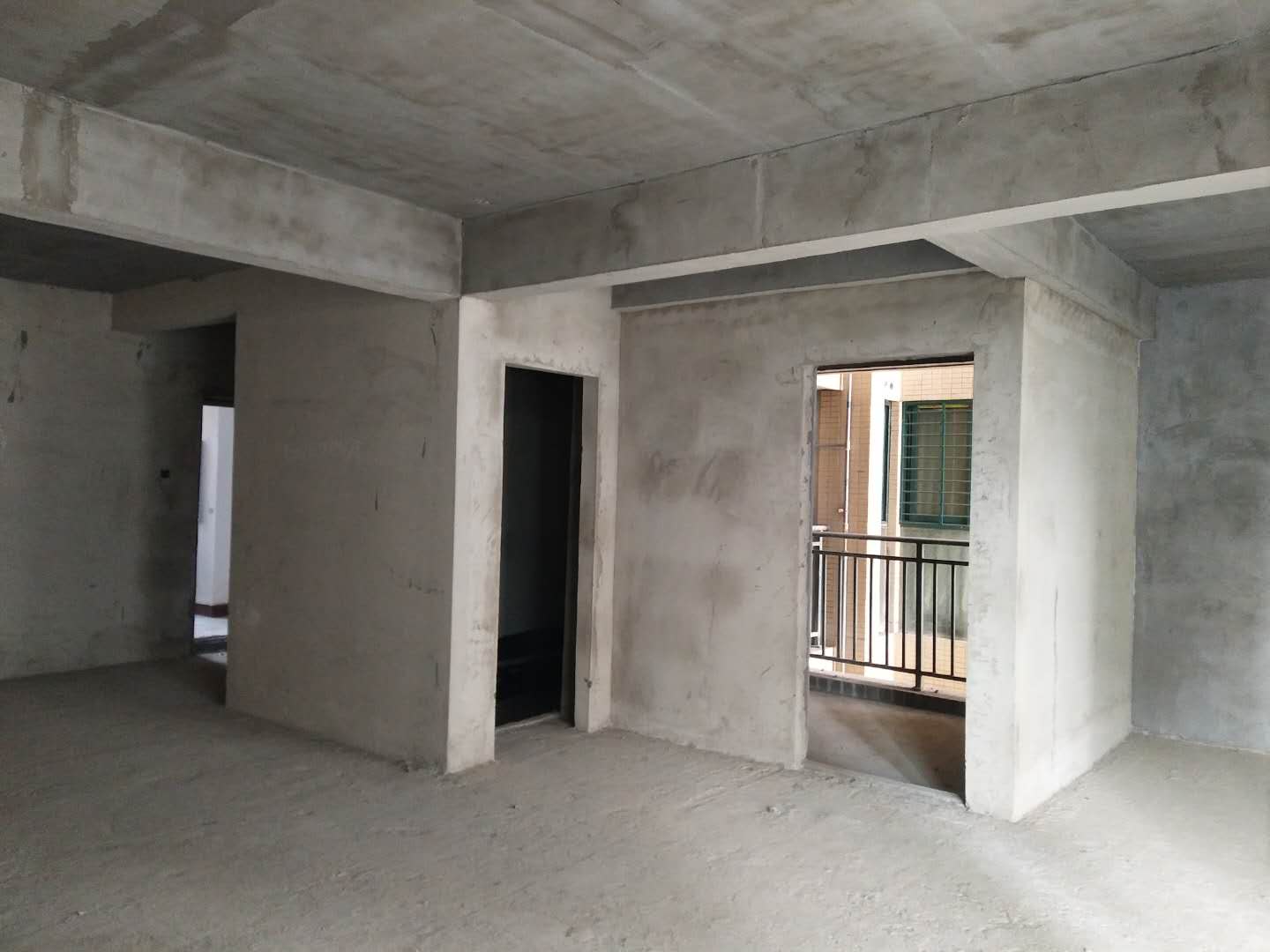 新城壹号新出毛坯三房好楼层证满2 即装修