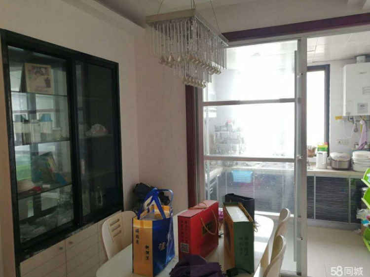 城西绿地华庭精装房,家电齐全.拎包入住