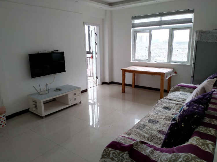 一中对面翰墨苑二栋14楼有房出租