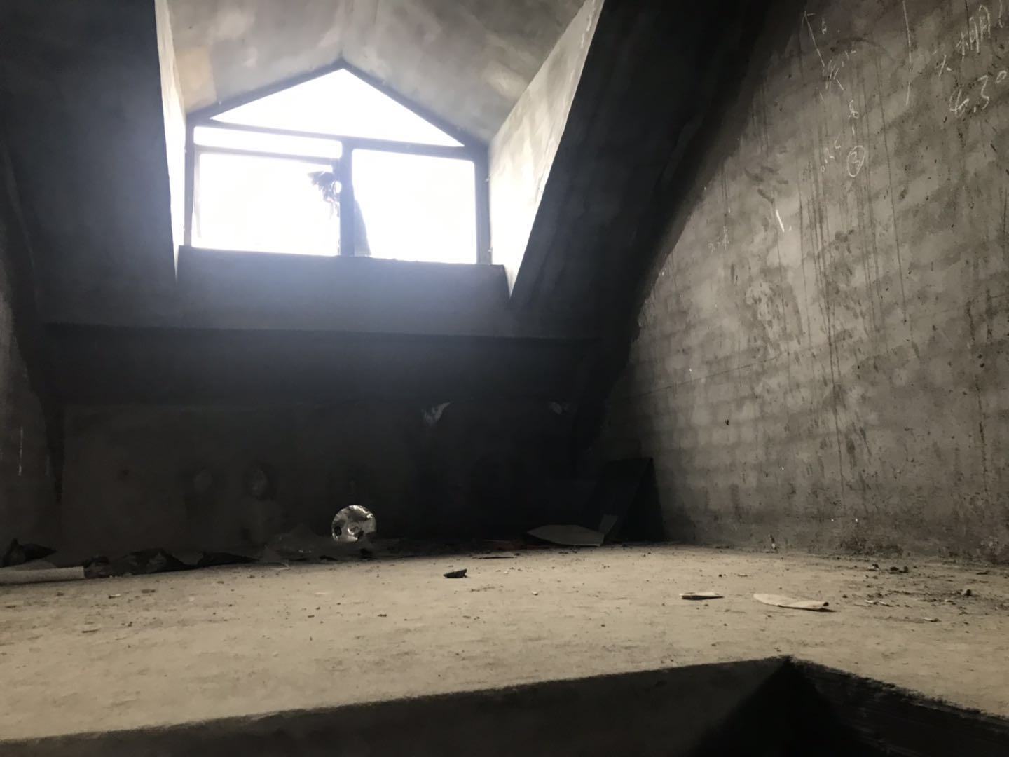 绿地华庭鹿城天然氧吧复式楼毛坯证满两年南北通透诚意出售