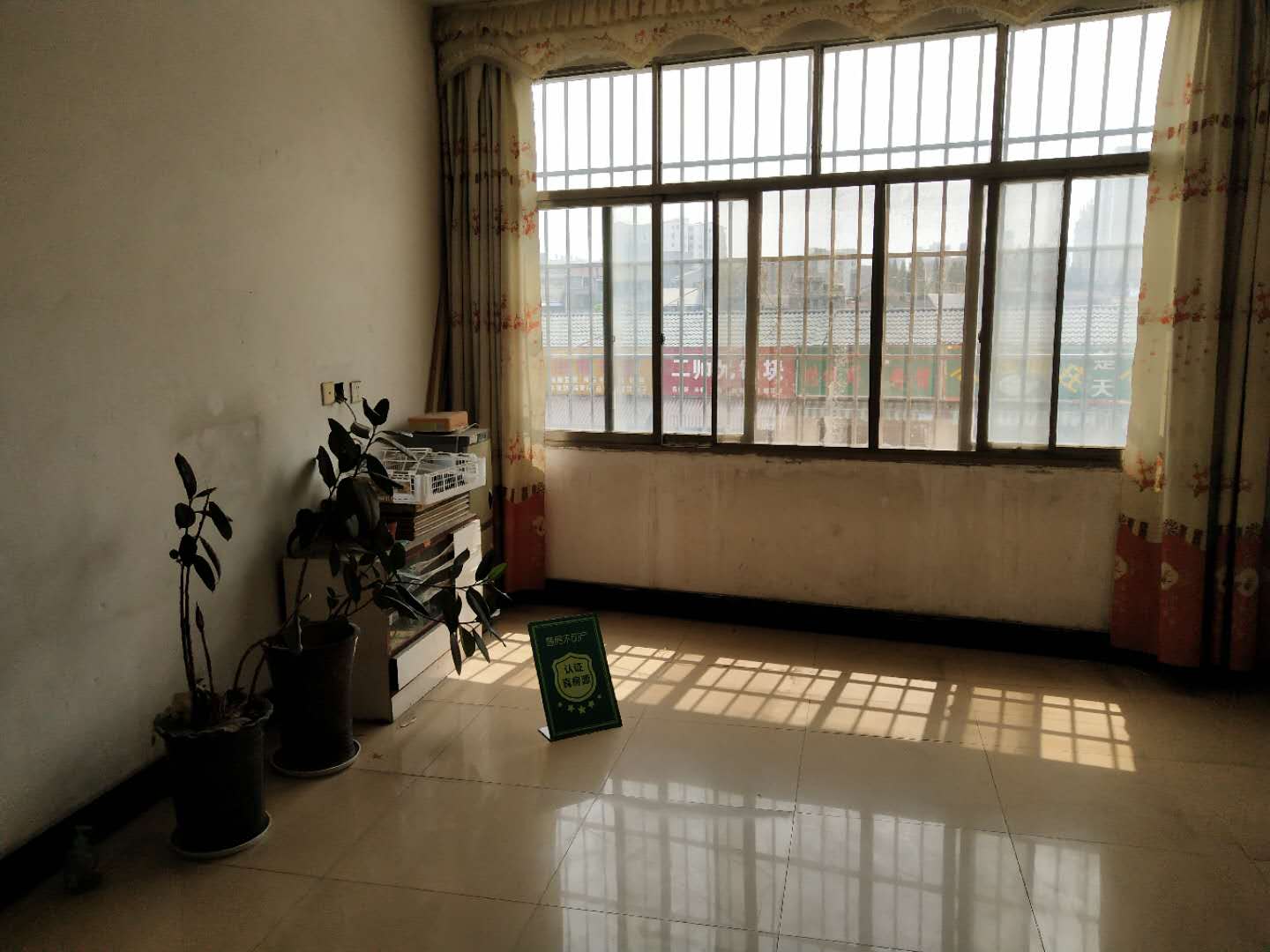 就在沙嘴 旁交通非常方便