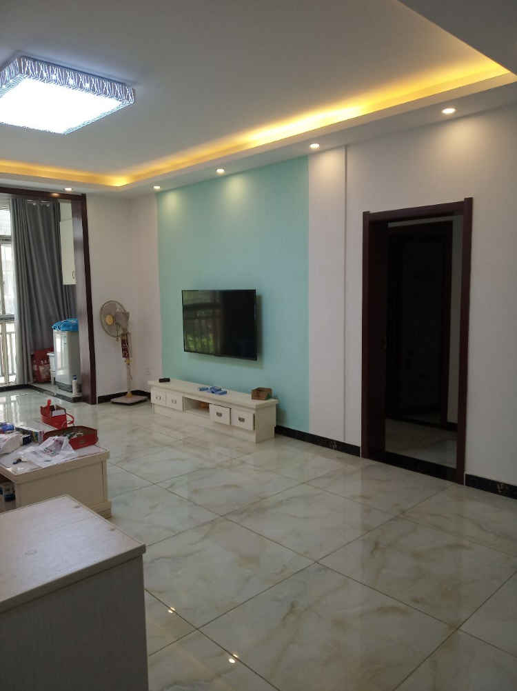 客运总站旁130平精装修