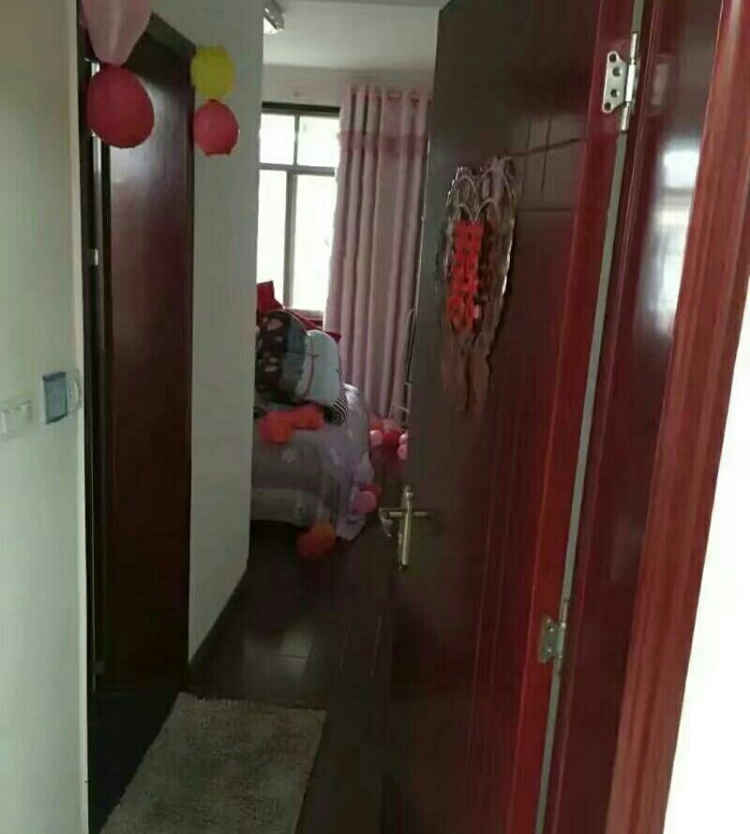 小南税务局三室两厅两卫拎包入住（一楼仓库另行商议）