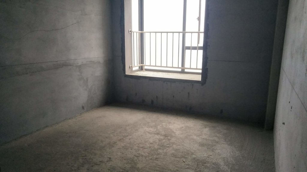 年前特价4688一平三成 付住现房现房仙桃 紫润尚城