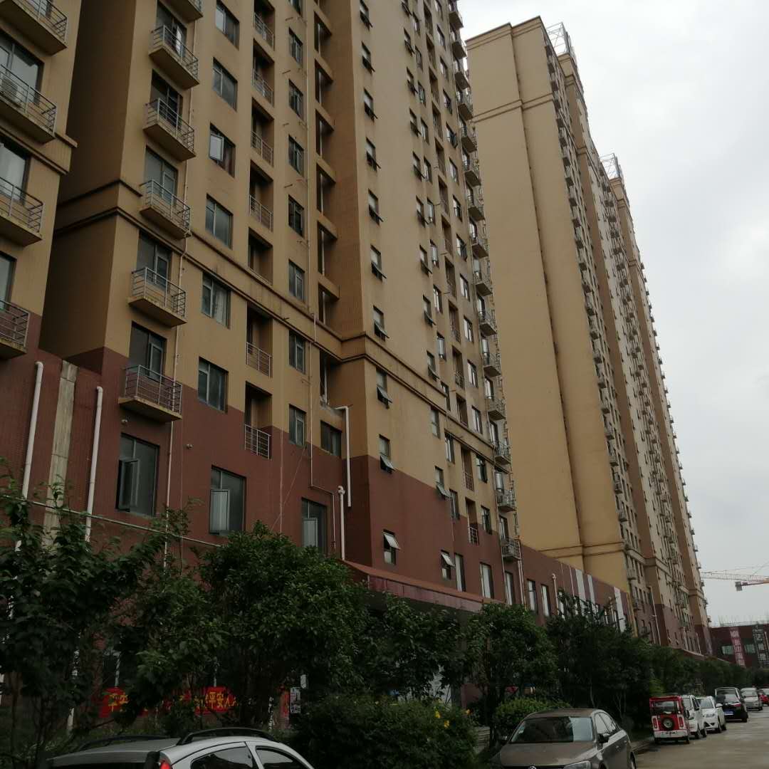 年前特价4688一平三成 付住现房现房仙桃 紫润尚城