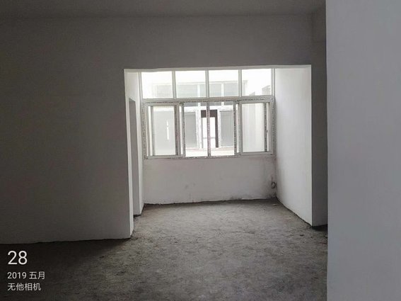 老农贸~实景现房 价3600元/平105平/121平证件齐全大证已下 付6万起天然气\水电已进户