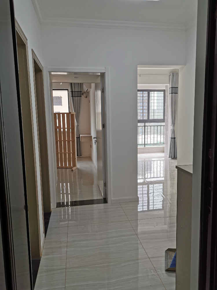 环境优雅，全新装修，适合居家和陪读