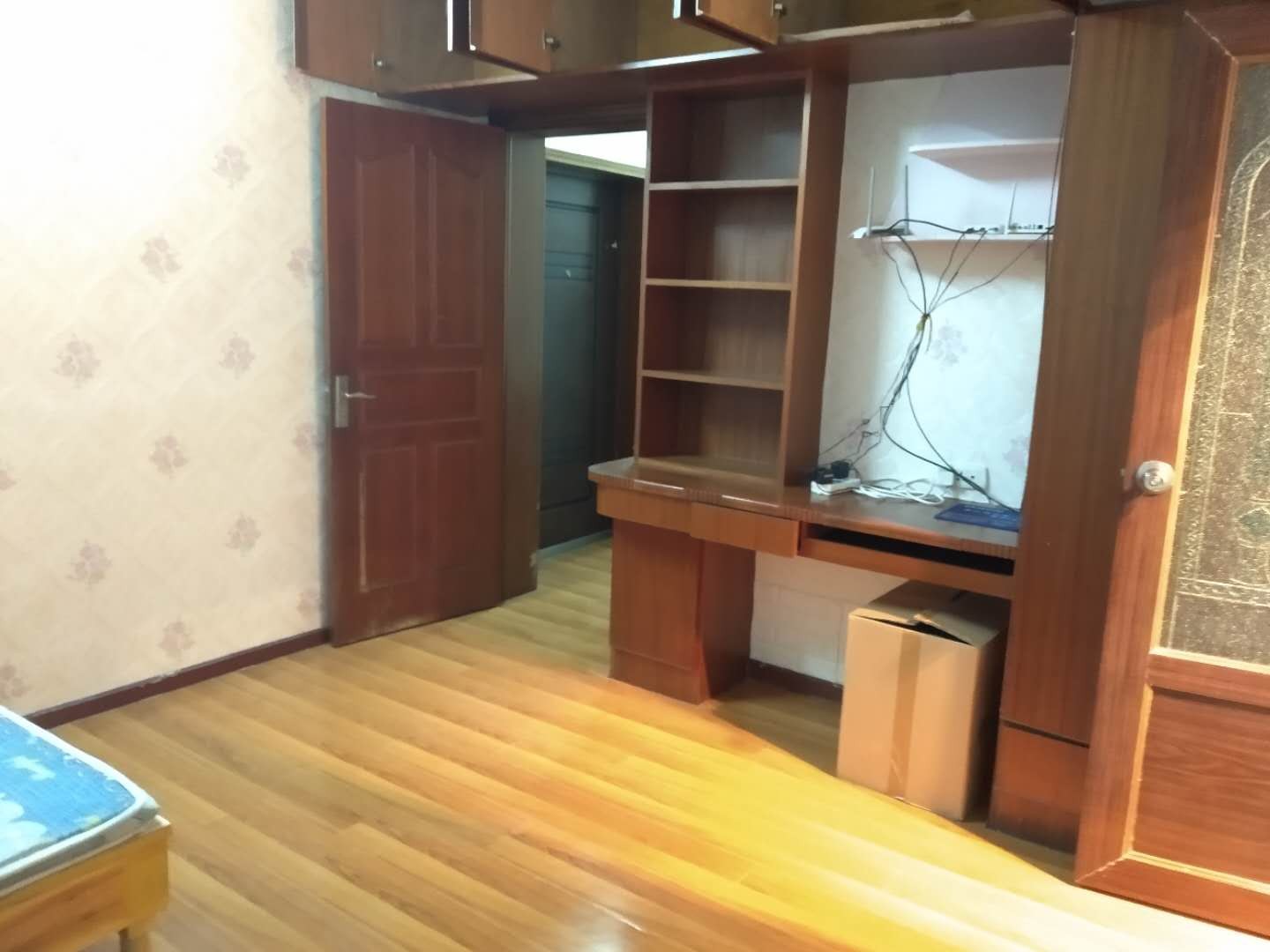 宏运名居精装 房出售