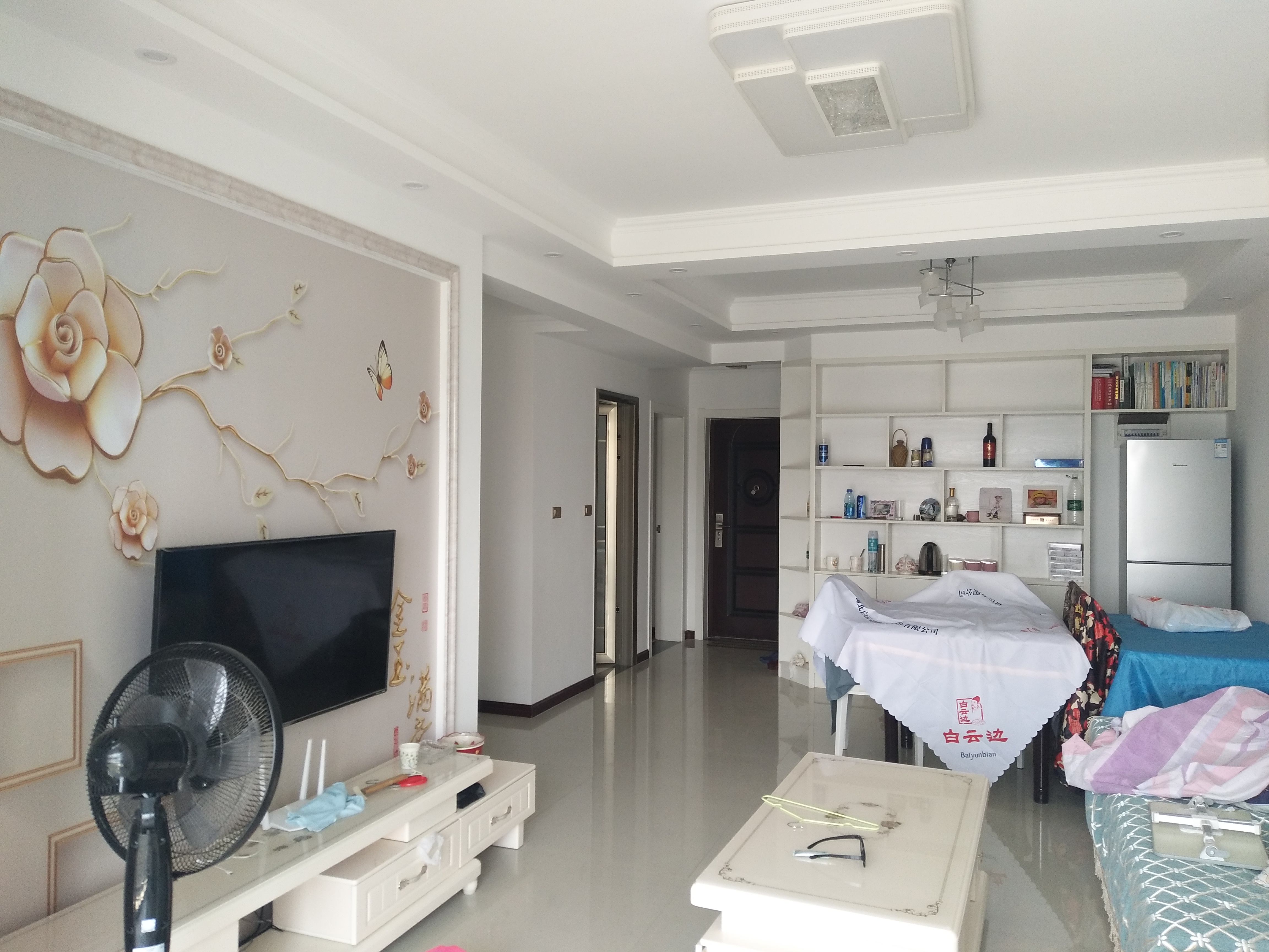 新街精装两房　未住　好楼层　价格美丽