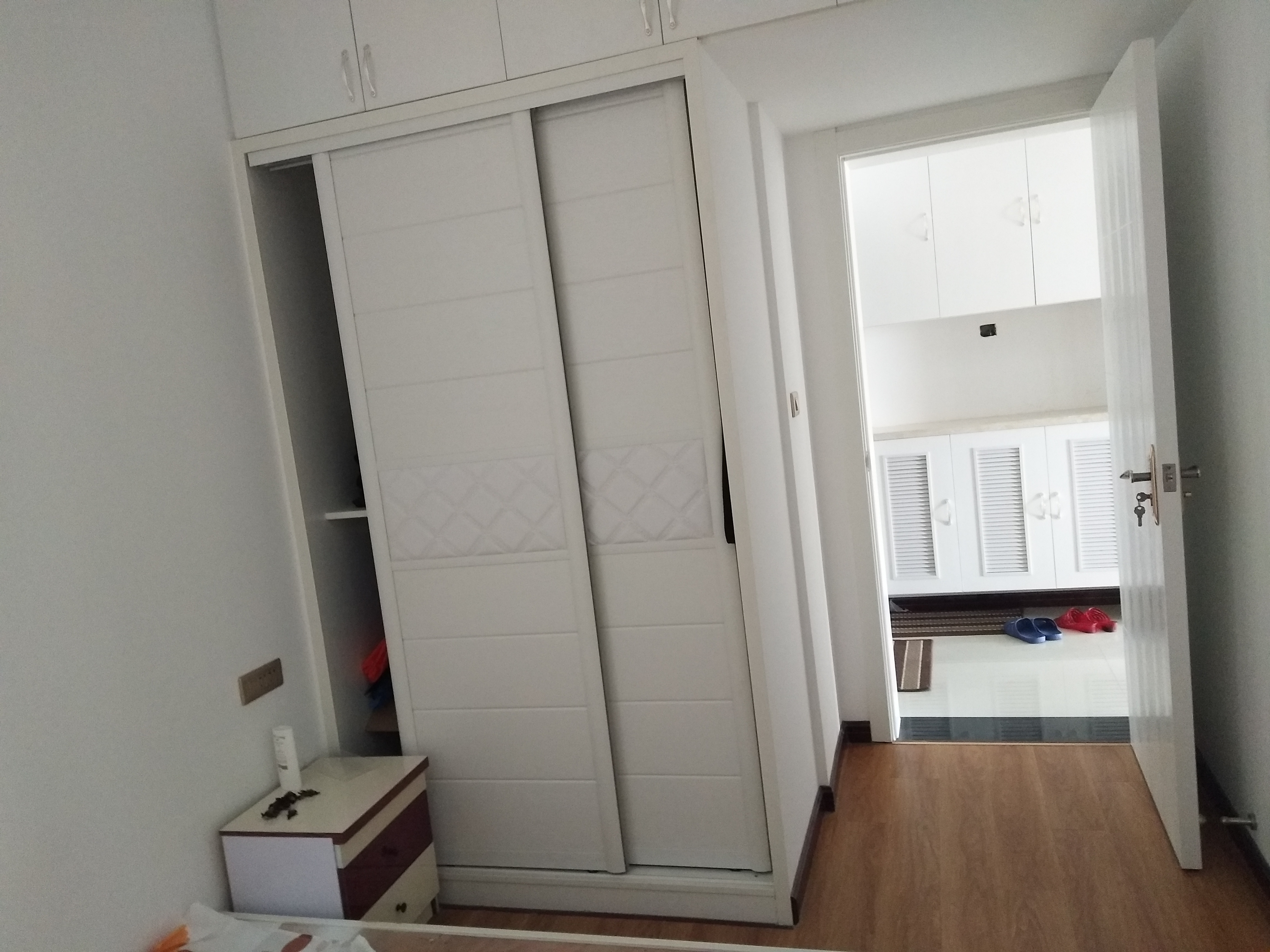 新街精装两房未住好楼层价格美丽